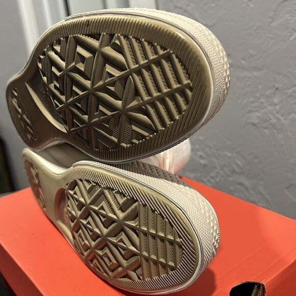 🔥 CONVERSE  Chuck 70 Cozy Utility Sneakers Desert Sand Women Sz 9.5 - Worn Once - Picture 12 of 14